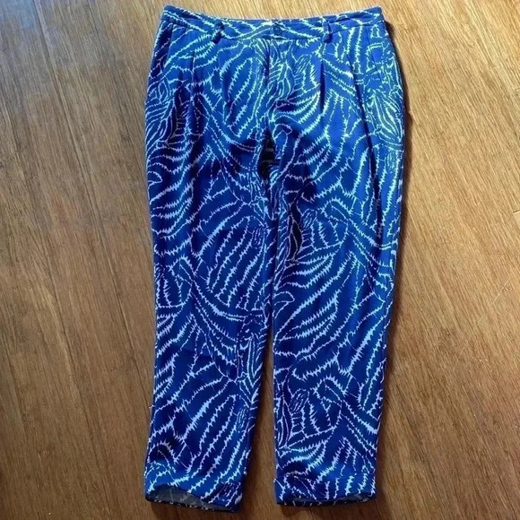 Lilly Pulitzer women’s pants - size 4 - blue/white - pockets - folded hem - Picture 1 of 8